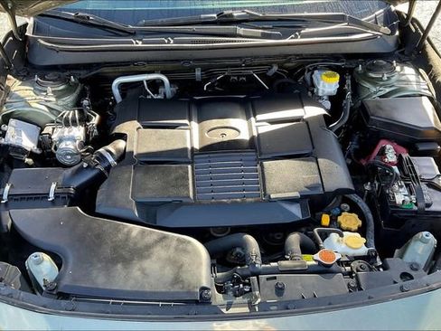 Used 2018 Subaru Outback 3.6R Touring w/ Popular Package #3 image 20