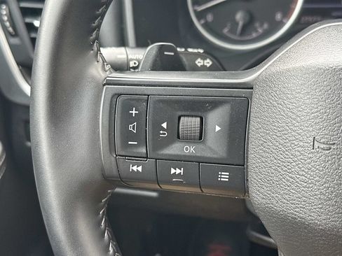 Used 2025 Nissan Rogue SV AWD/4WD image 22