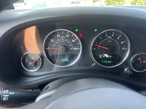 Used 2013 Jeep Wrangler Rubicon w/ PWR Convenience Group AWD/4WD image 16