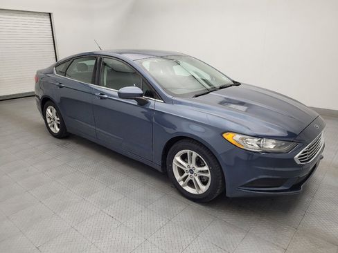 Used 2018 Ford Fusion SE w/ Fusion SE Technology Package FWD image 11
