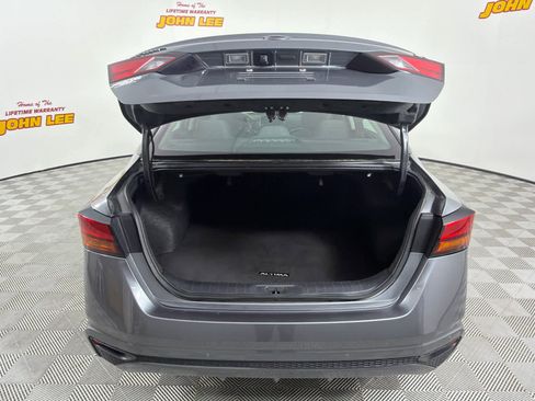 Used 2024 Nissan Altima 2.5 SV FWD image 5