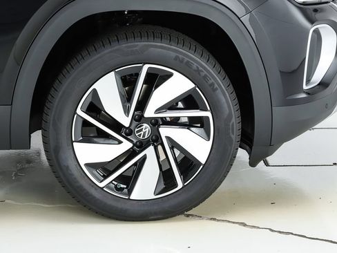 New 2026 Volkswagen Atlas SE FWD image 14