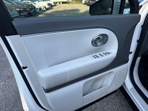 New 2026 Hyundai Ioniq 9 SE image 11