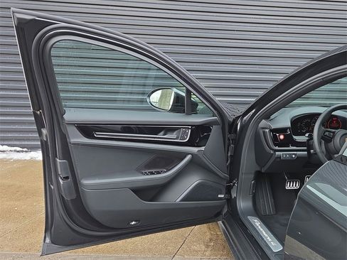 New 2026 Porsche Panamera 4 image 6