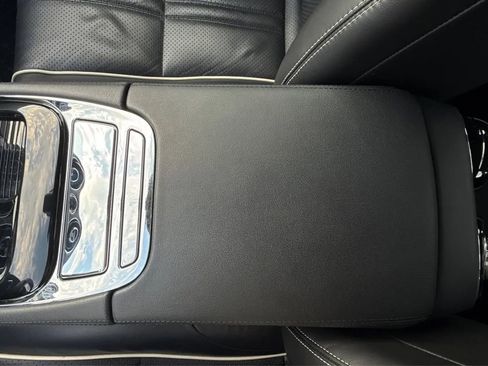Used 2016 Jaguar XJ R-Sport RWD image 38