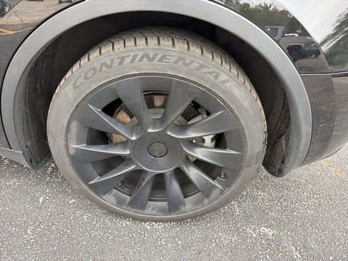 Used 2020 Tesla Model Y Long Range image 8