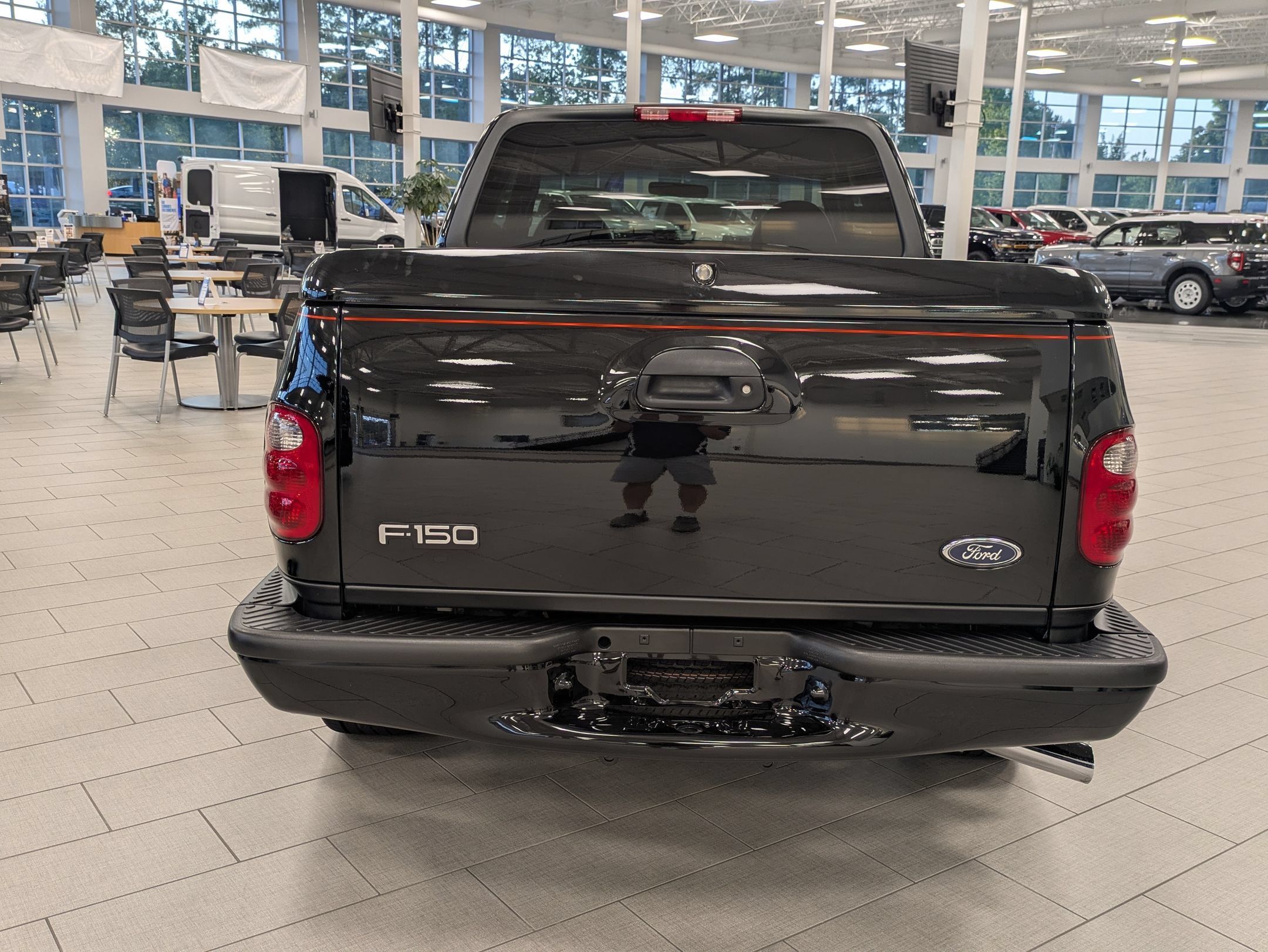 Used 2000 Ford F150 Harley-Davidson RWD image 5