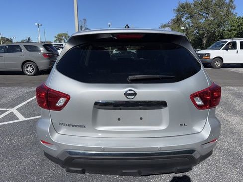 Used 2018 Nissan Pathfinder SL image 5