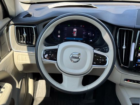Used 2023 Volvo XC60 B5 Ultimate w/ Climate Package image 15