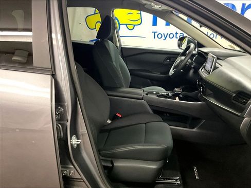 Used 2024 Nissan Rogue S FWD image 11