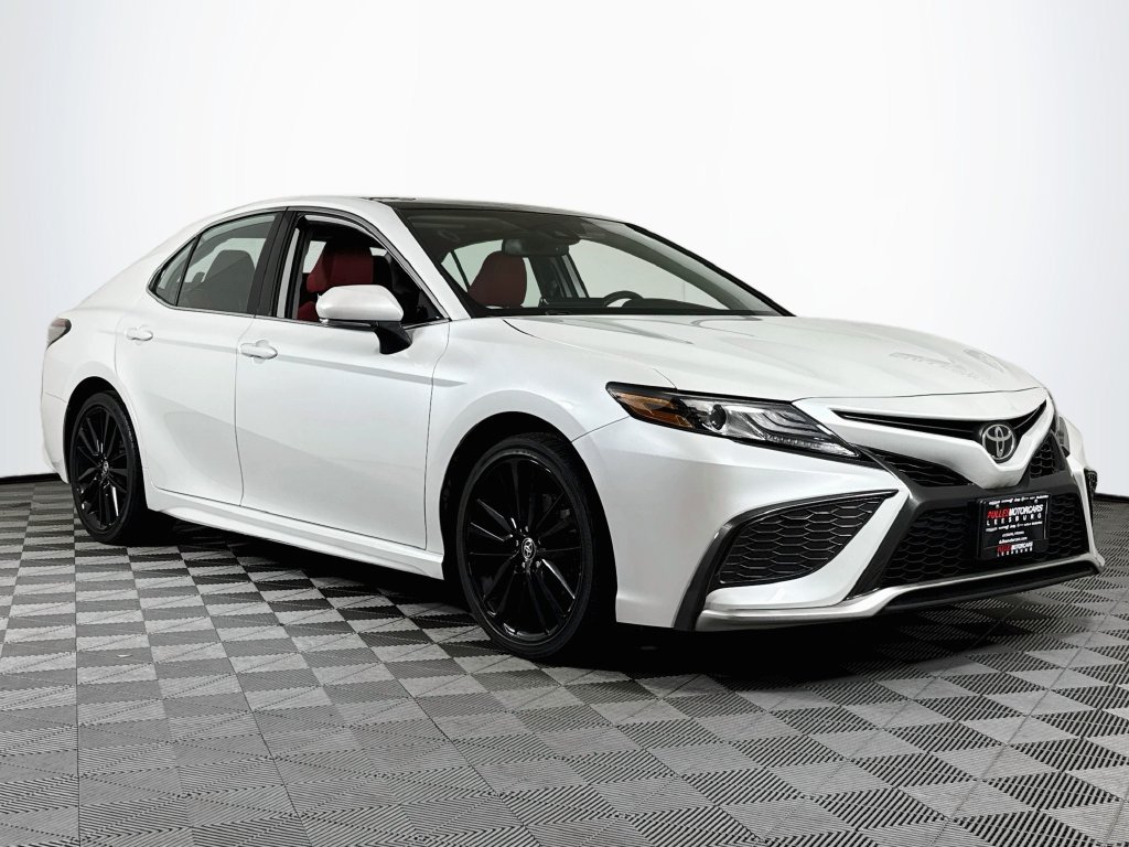 Used 2021 Toyota Camry XSE FWD image 1