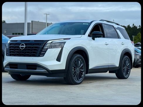 New 2026 Nissan Pathfinder SL FWD image 3