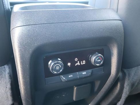 Used 2024 Chevrolet Traverse Z71 w/ Enhanced Driving Package AWD/4WD image 10