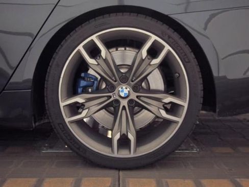 Used 2020 BMW M550i xDrive w/ Executive Package image 10