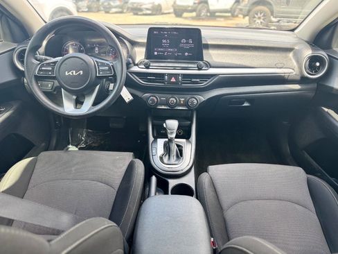 Used 2023 Kia Forte LXS w/ LXS Technology Package image 16