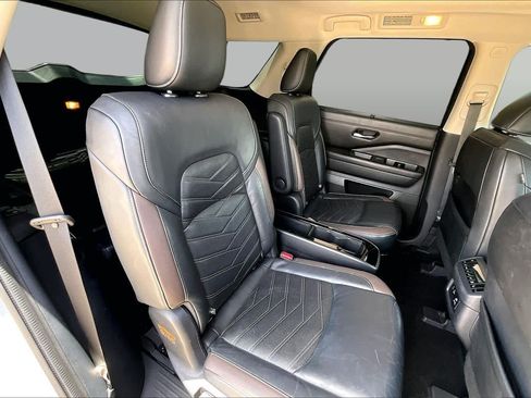 Used 2022 Nissan Pathfinder Platinum w/ Cargo Package FWD image 20