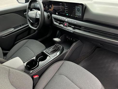 New 2025 Kia K4 LXS image 17