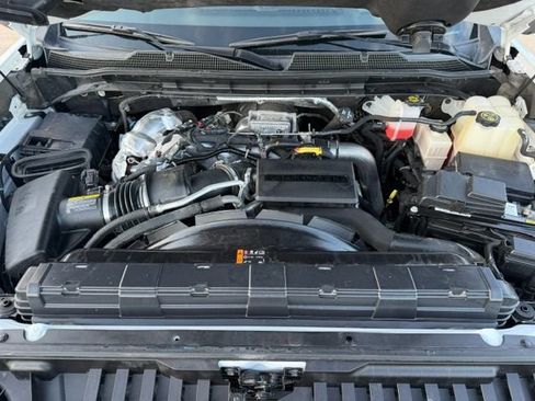 Used 2023 Chevrolet Silverado 2500 High Country w/ Z71 Off-Road Package AWD/4WD image 6