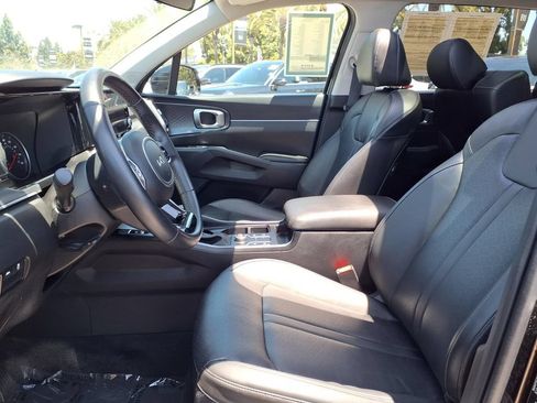 Certified 2023 Kia Sorento S w/ Panoramic Sunroof Package FWD image 6