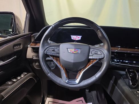 Used 2023 Cadillac Escalade Premium Luxury AWD/4WD image 11