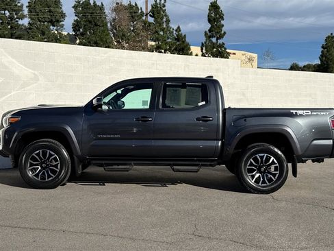 Used 2020 Toyota Tacoma TRD Sport image 9