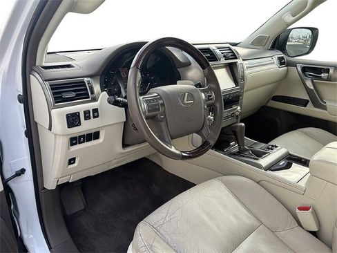Used 2018 Lexus GX 460 image 14