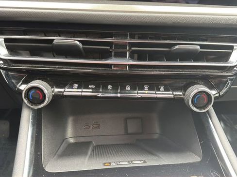 Certified 2024 Chevrolet Traverse LT image 15