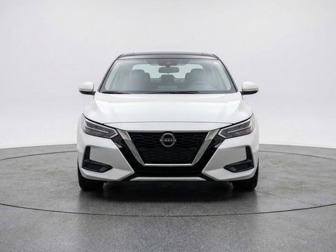Used 2025 Nissan Sentra SV FWD image 2