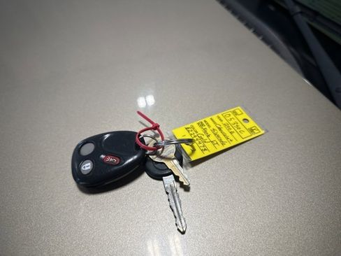 Used 2006 Chevrolet Silverado 1500 LT w/ Light Duty Power Package image 30