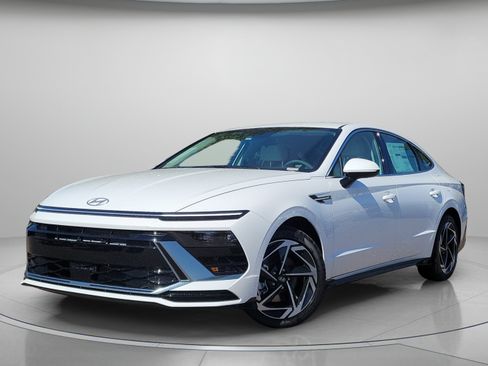 New 2026 Hyundai Sonata SEL FWD image 2