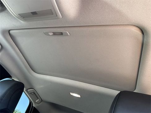 Used 2023 MAZDA CX-30 AWD 2.5 S w/ Premium Package image 32