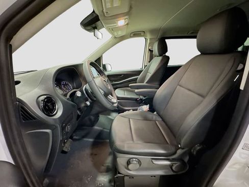 Used 2023 Mercedes-Benz Metris Passenger image 21