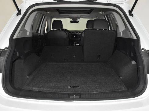 Used 2022 Volkswagen Tiguan SE AWD/4WD image 27