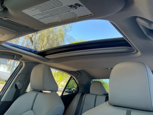 Used 2024 Toyota Camry XLE w/ Navigation Package image 33