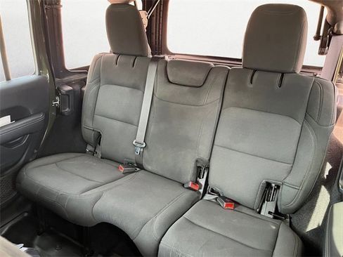 Used 2021 Jeep Wrangler Unlimited Sahara image 14