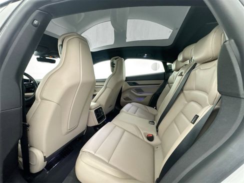 Used 2022 Porsche Taycan image 21