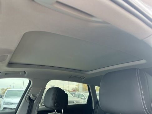 Used 2022 Audi e-tron Premium Plus w/ Premium Plus Package image 12