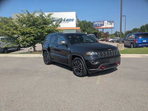 Used 2020 Jeep Grand Cherokee Trailhawk image 1
