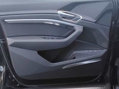 Used 2023 Audi e-tron Premium Plus w/ Premium Plus Package image 16