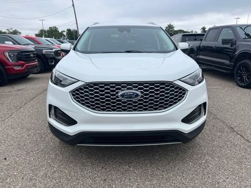 Certified 2024 Ford Edge SEL w/ Convenience Package AWD/4WD image 2