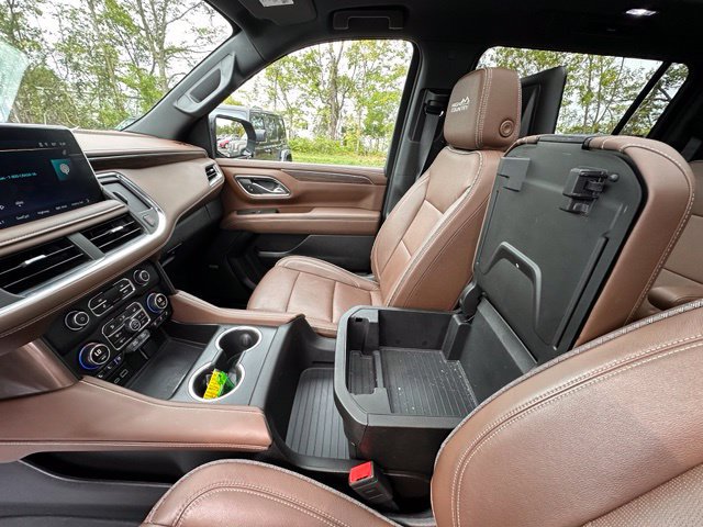 Used 2023 Chevrolet Suburban High Country AWD/4WD image 28