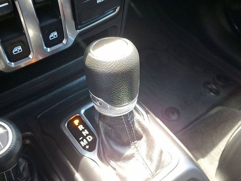 Used 2025 Jeep Wrangler Sport AWD/4WD image 12
