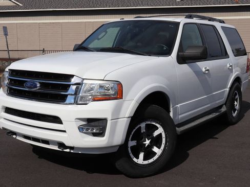 Used 2015 Ford Expedition XLT AWD/4WD image 4