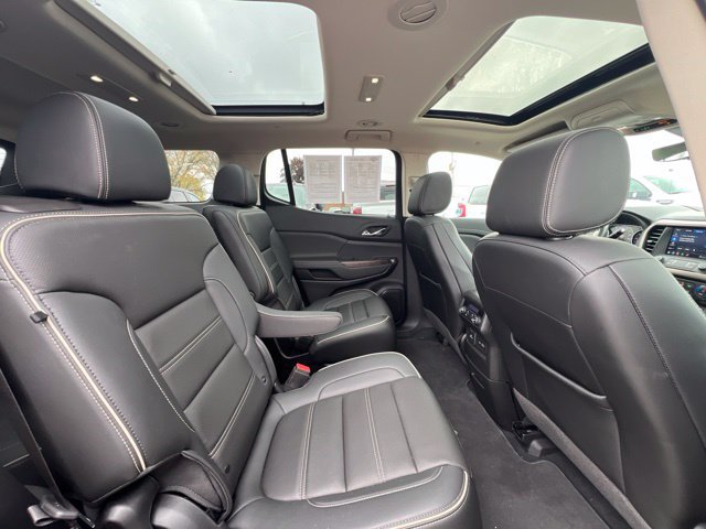 Used 2023 GMC Acadia Denali w/ Denali Ultimate Package AWD/4WD image 16