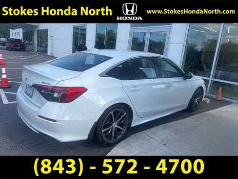Used 2024 Honda Civic Touring image 3