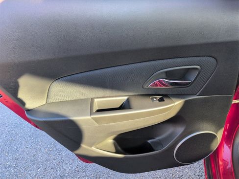 Used 2012 Chevrolet Cruze LT image 27