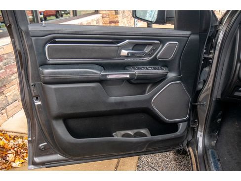 Used 2019 RAM 1500 Laramie image 9