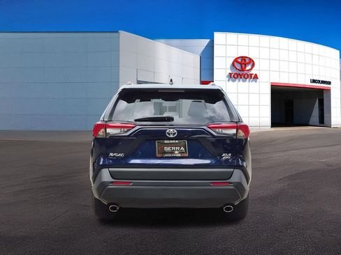 Used 2023 Toyota RAV4 XLE AWD/4WD image 11