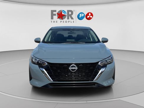 Used 2025 Nissan Sentra SV FWD image 8