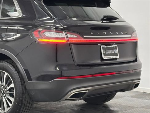 Used 2022 Lincoln Nautilus FWD w/ Premium Package image 7